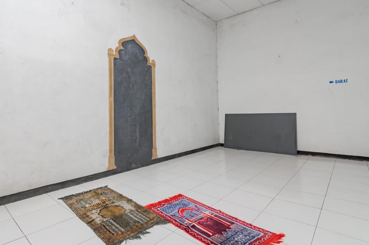 Hotel Markoni Pamanukan Mitra Reddoorz Pamanukan Hilir Экстерьер фото