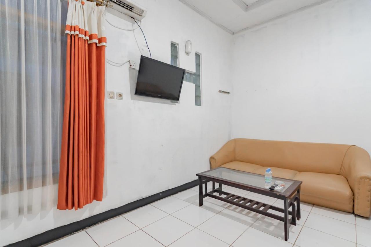 Hotel Markoni Pamanukan Mitra Reddoorz Pamanukan Hilir Экстерьер фото